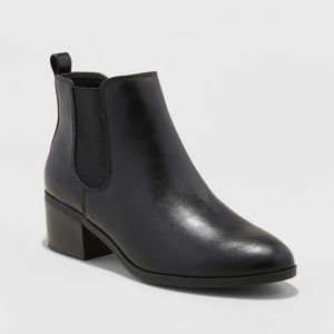 NWT Women's Black Chelsea Boots Size 7.5/8
